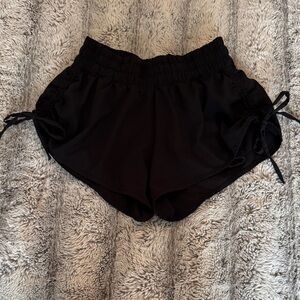 Aerie Offline Black Low Rise Women's Short 2" - Size: XXS